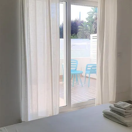 Mediterranea - Seaview, Pool & Garden Apartmán *
