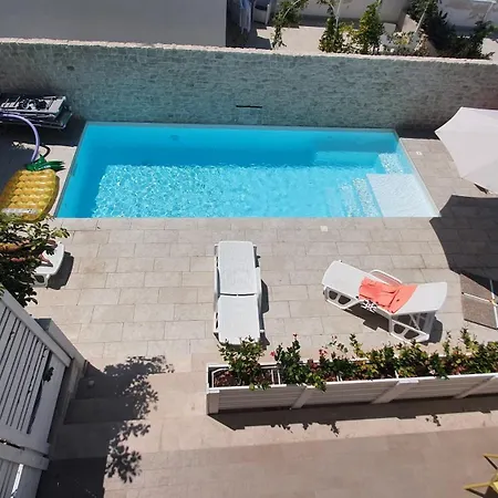Mediterranea - Seaview, Pool & Garden Apartmán
