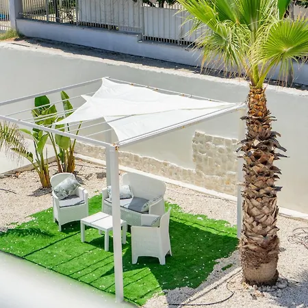 Mediterranea - Seaview, Pool & Garden Bari