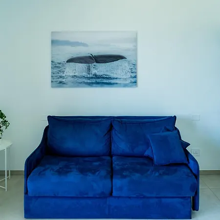 Mediterranea - Seaview, Pool & Garden Apartament Bari