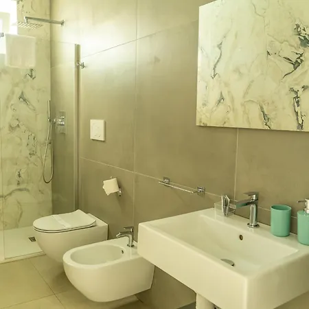 Mediterranea - Seaview, Pool & Garden Apartament