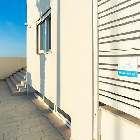 Apartament Mediterranea - Seaview, Pool & Garden Bari