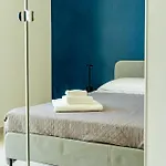 Mediterranea - Seaview, Pool & Garden Appartement