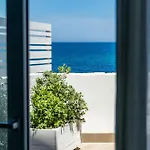 Appartement Mediterranea - Seaview, Pool & Garden Bari