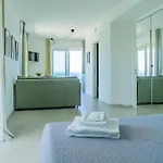Mediterranea - Seaview, Pool & Garden Apartmán Bari