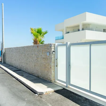 Mediterranea - Seaview, Pool & Garden Apartmán Bari