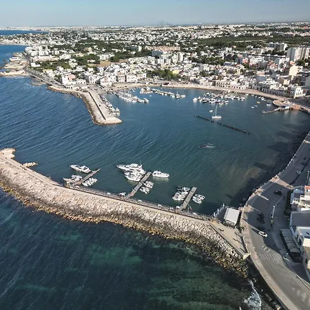 Mediterranea - Seaview, Pool & Garden Apartment *