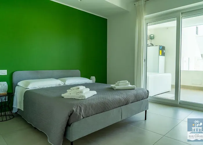 Mediterranea - Seaview, Pool & Garden Apartament *