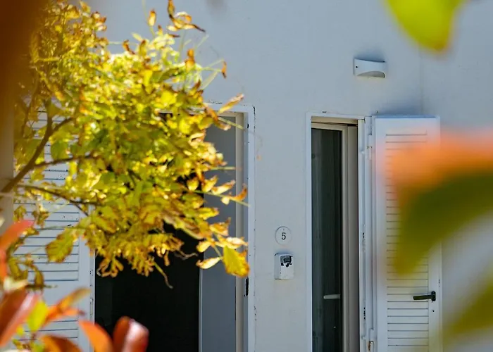 Mediterranea - Seaview, Pool & Garden Apartament *