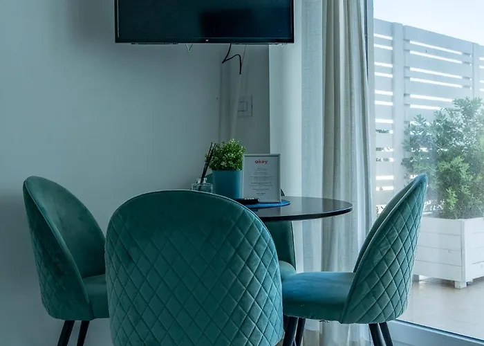 Mediterranea - Seaview, Pool & Garden Apartament Bari