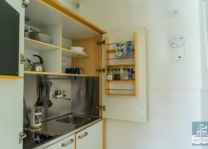 Mediterranea - Seaview, Pool & Garden Apartament *