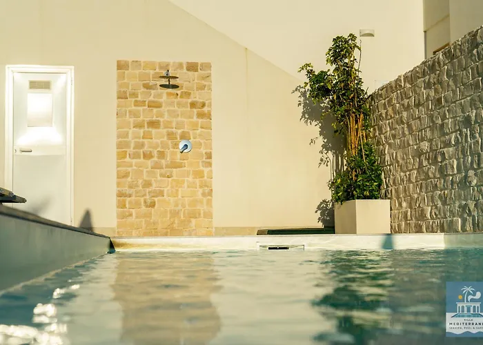 Mediterranea - Seaview, Pool & Garden Apartment Bari