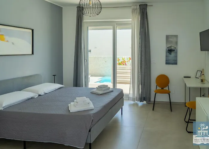 Mediterranea - Seaview, Pool & Garden Apartament