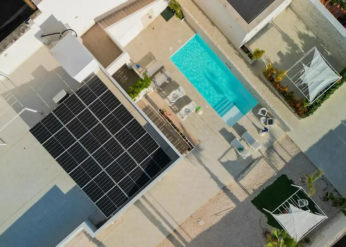 Apartament Mediterranea - Seaview, Pool & Garden