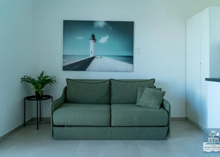 Mediterranea - Seaview, Pool & Garden Apartment Bari