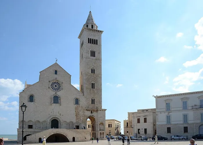 Mediterranea - Seaview, Pool & Garden Apartament Bari